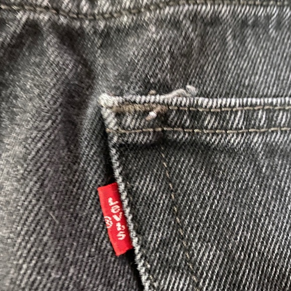 Men’s Levi’s Regular Fit 505 - Picture 2 of 8